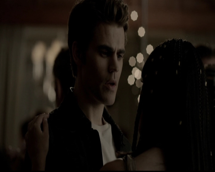 VampireDiariesWorld-dot-org_5x05MontersBall1249.jpg