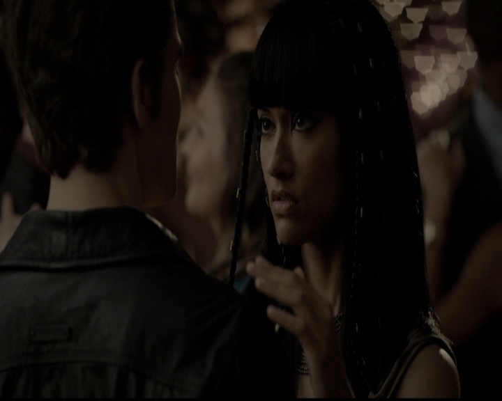 VampireDiariesWorld-dot-org_5x05MontersBall1250.jpg