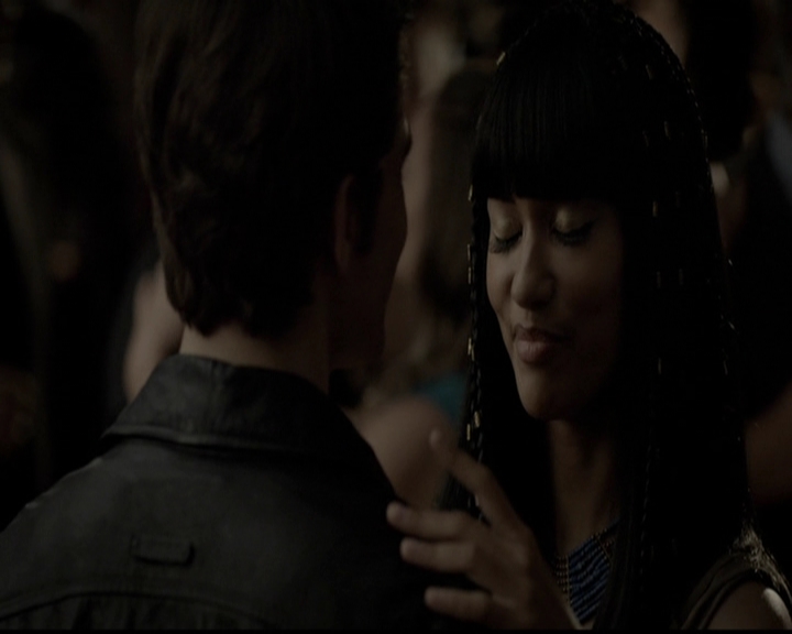 VampireDiariesWorld-dot-org_5x05MontersBall1253.jpg