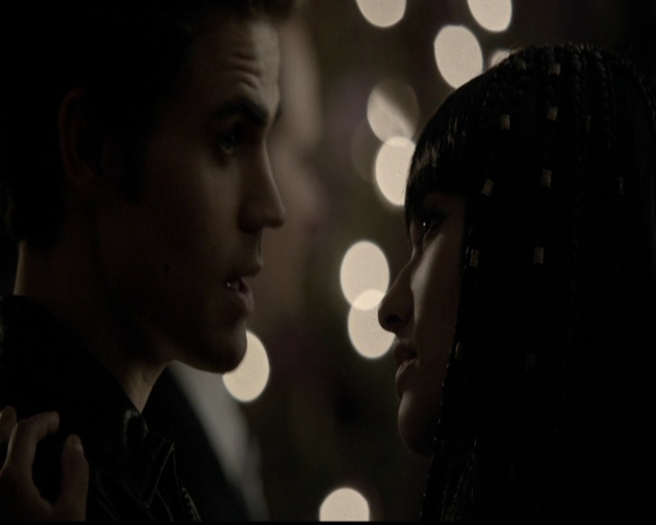 VampireDiariesWorld-dot-org_5x05MontersBall1263.jpg