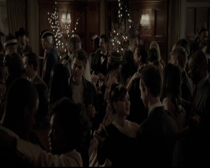 VampireDiariesWorld-dot-org_5x05MontersBall1270.jpg