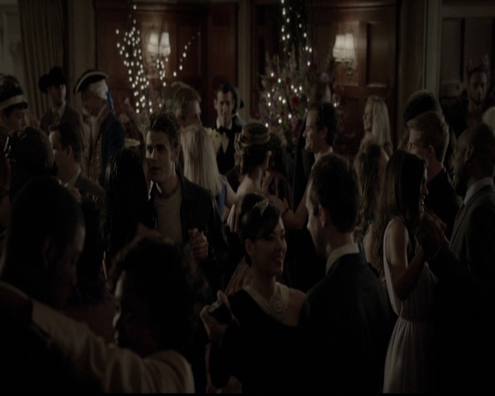 VampireDiariesWorld-dot-org_5x05MontersBall1271.jpg