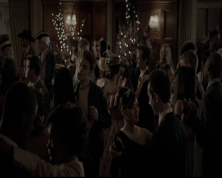 VampireDiariesWorld-dot-org_5x05MontersBall1272.jpg