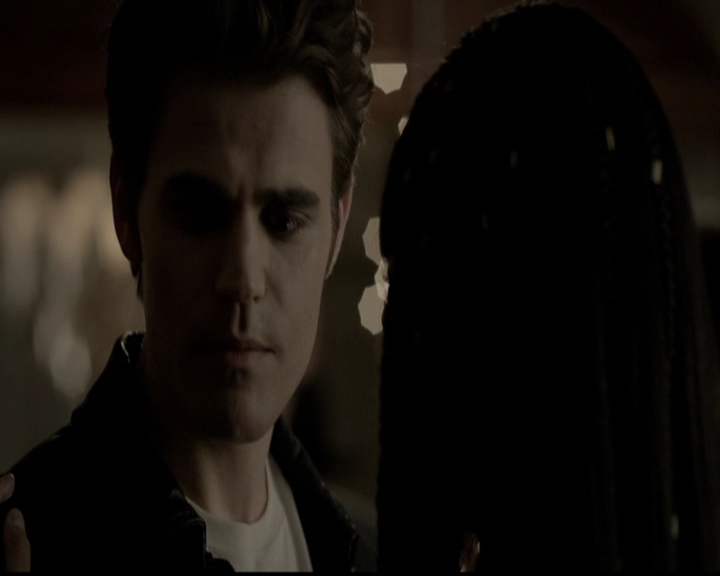 VampireDiariesWorld-dot-org_5x05MontersBall1274.jpg