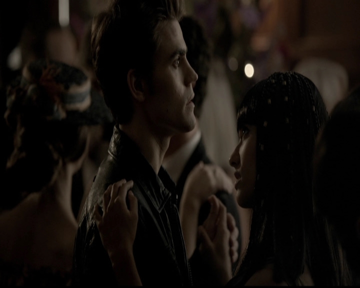 VampireDiariesWorld-dot-org_5x05MontersBall1289.jpg