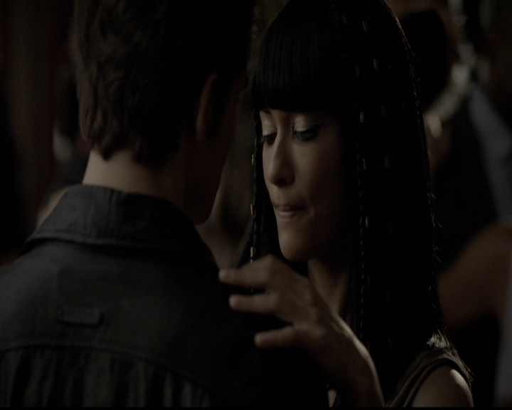 VampireDiariesWorld-dot-org_5x05MontersBall1328.jpg