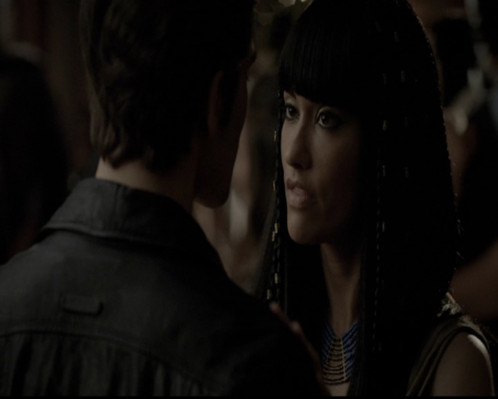 VampireDiariesWorld-dot-org_5x05MontersBall1329.jpg