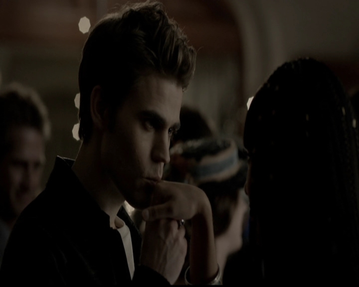 VampireDiariesWorld-dot-org_5x05MontersBall1331.jpg