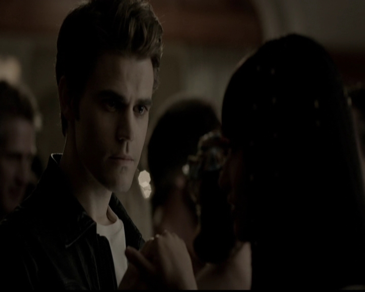 VampireDiariesWorld-dot-org_5x05MontersBall1332.jpg