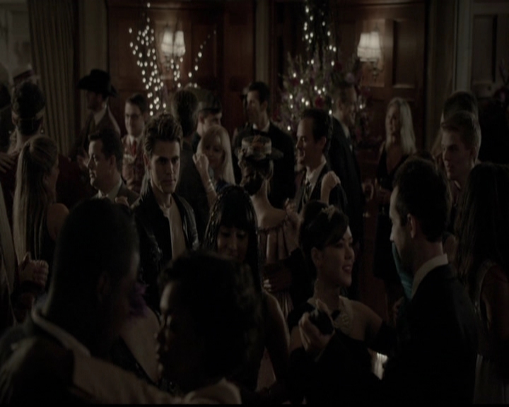 VampireDiariesWorld-dot-org_5x05MontersBall1333.jpg