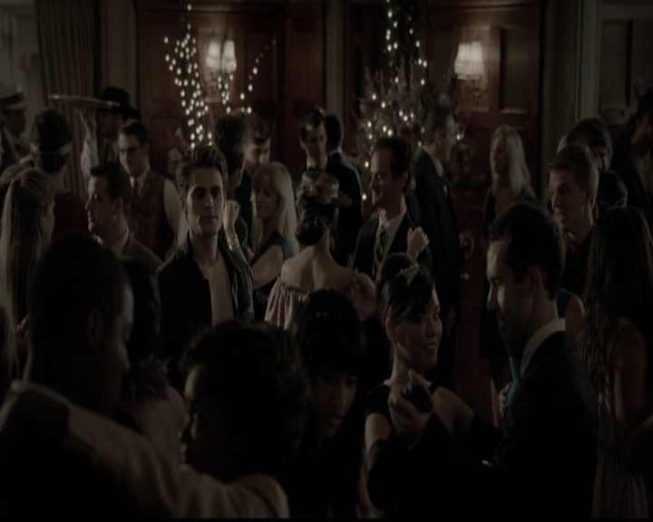 VampireDiariesWorld-dot-org_5x05MontersBall1334.jpg