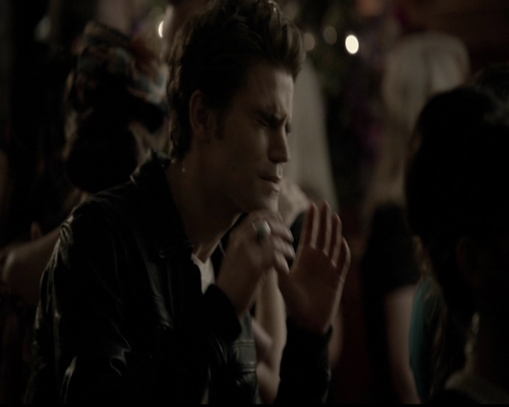 VampireDiariesWorld-dot-org_5x05MontersBall1339.jpg