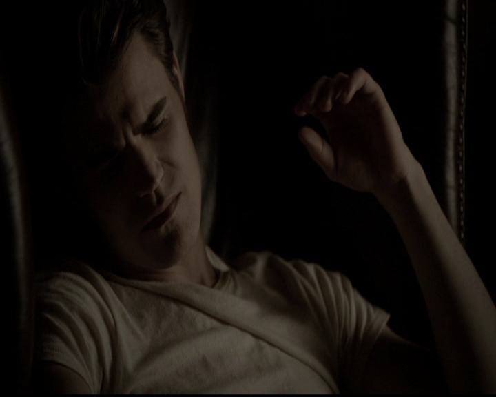 VampireDiariesWorld-dot-org_5x05MontersBall1342.jpg