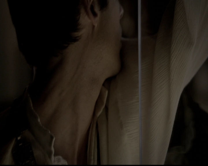 VampireDiariesWorld-dot-org_5x05MontersBall1343.jpg