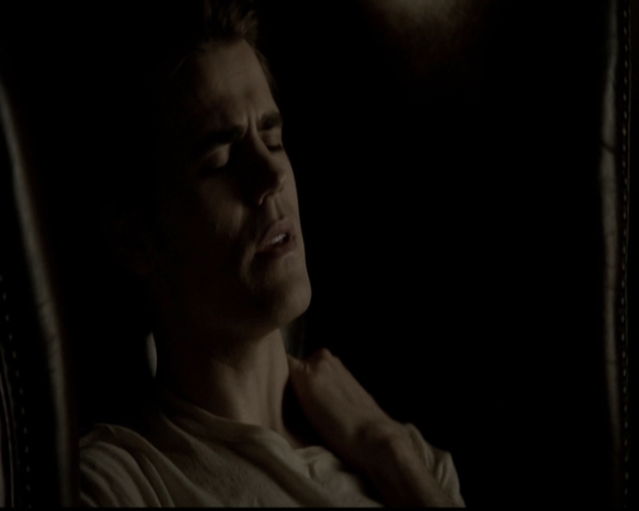 VampireDiariesWorld-dot-org_5x05MontersBall1351.jpg