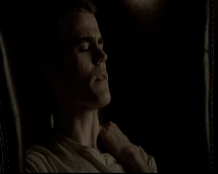 VampireDiariesWorld-dot-org_5x05MontersBall1352.jpg