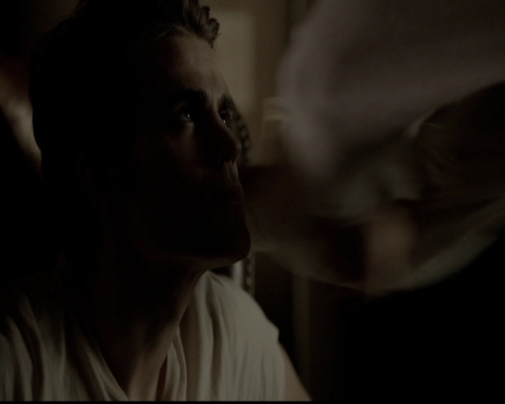 VampireDiariesWorld-dot-org_5x05MontersBall1371.jpg