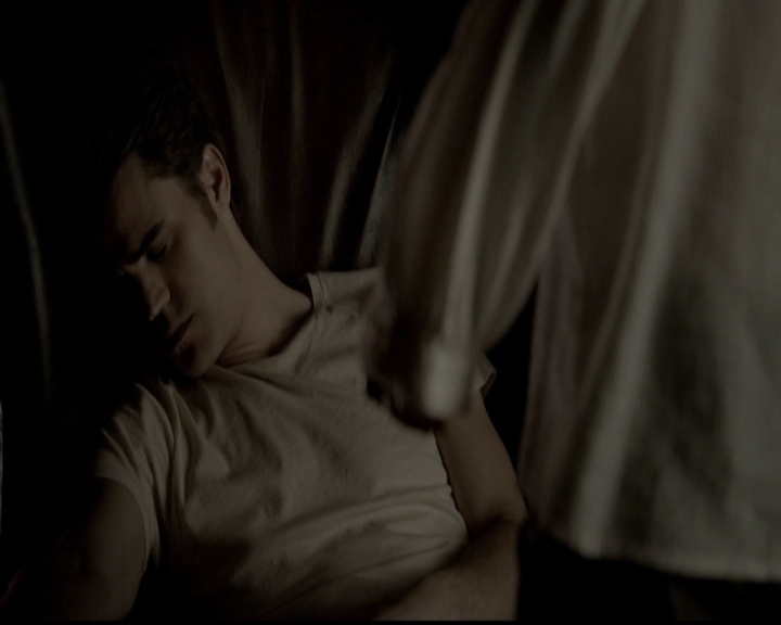 VampireDiariesWorld-dot-org_5x05MontersBall1373.jpg