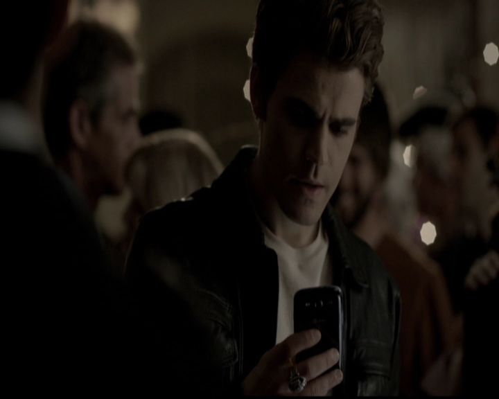 VampireDiariesWorld-dot-org_5x05MontersBall1383.jpg