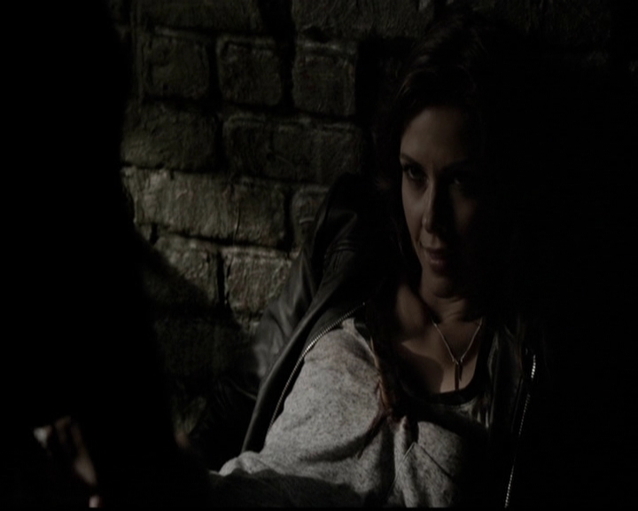 VampireDiariesWorld-dot-org_5x05MontersBall1411.jpg