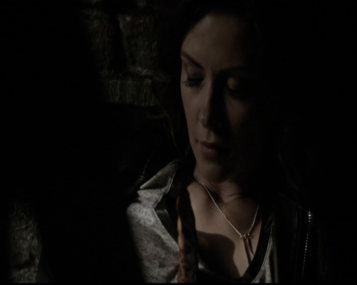 VampireDiariesWorld-dot-org_5x05MontersBall1421.jpg