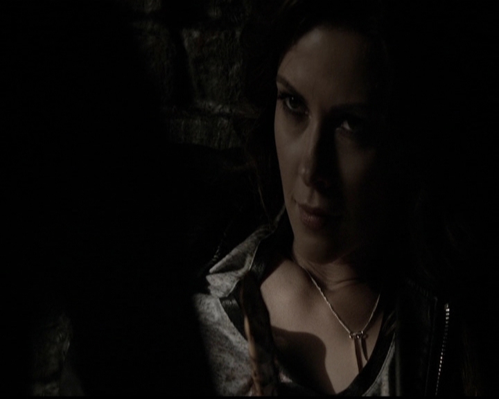 VampireDiariesWorld-dot-org_5x05MontersBall1430.jpg