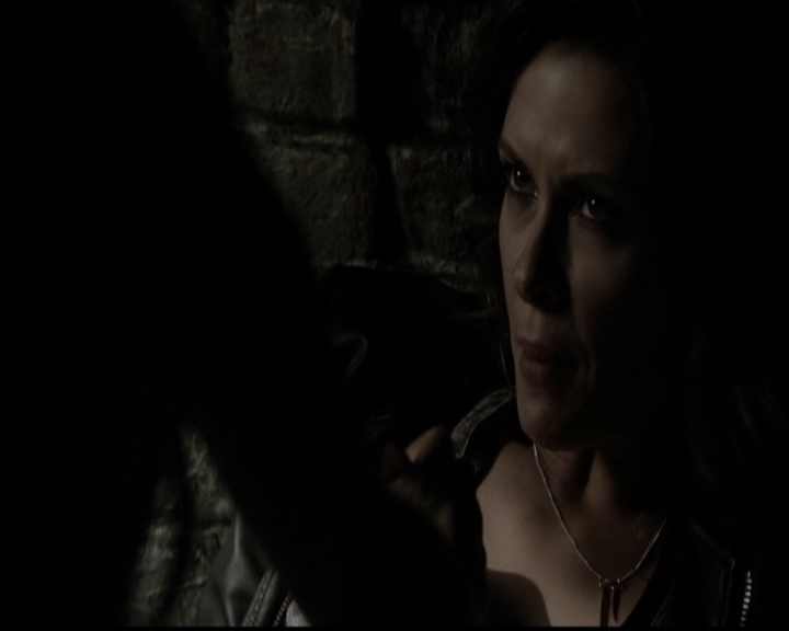 VampireDiariesWorld-dot-org_5x05MontersBall1442.jpg