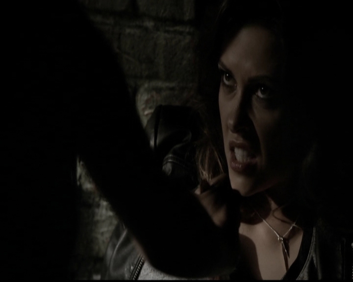 VampireDiariesWorld-dot-org_5x05MontersBall1450.jpg