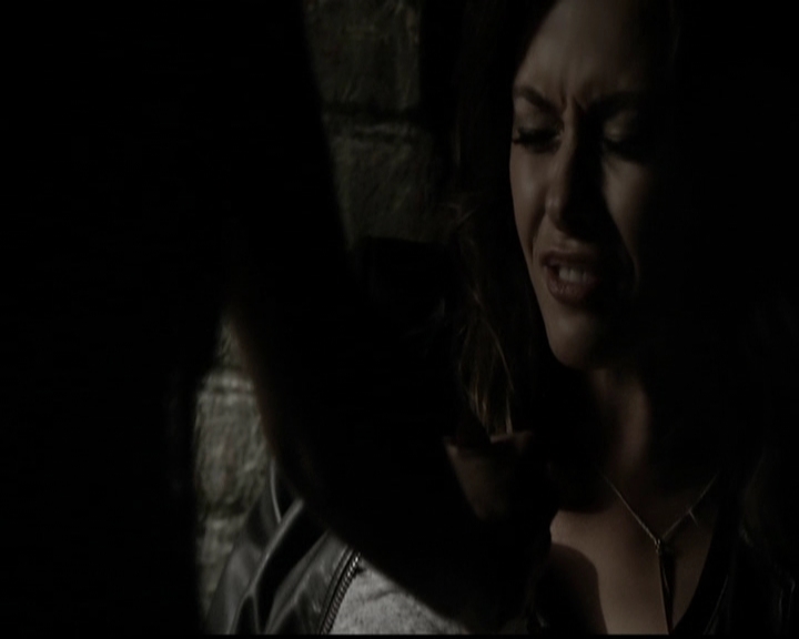 VampireDiariesWorld-dot-org_5x05MontersBall1452.jpg