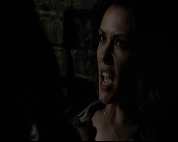 VampireDiariesWorld-dot-org_5x05MontersBall1453.jpg