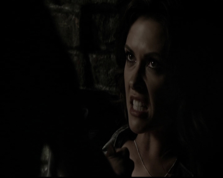 VampireDiariesWorld-dot-org_5x05MontersBall1454.jpg