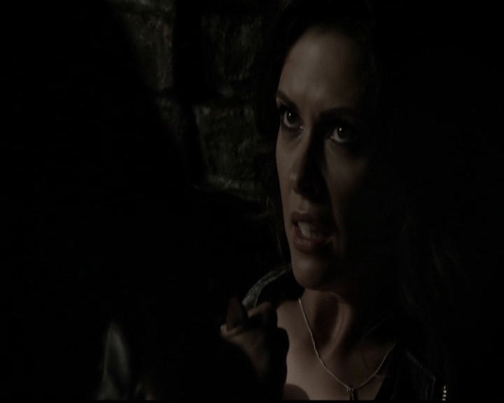 VampireDiariesWorld-dot-org_5x05MontersBall1455.jpg