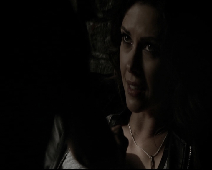 VampireDiariesWorld-dot-org_5x05MontersBall1459.jpg