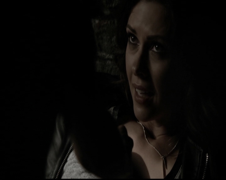 VampireDiariesWorld-dot-org_5x05MontersBall1461.jpg