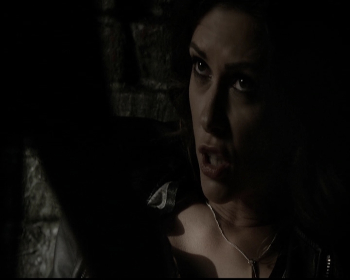 VampireDiariesWorld-dot-org_5x05MontersBall1468.jpg