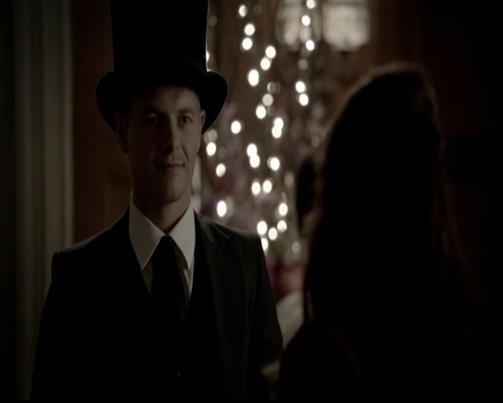 VampireDiariesWorld-dot-org_5x05MontersBall1507.jpg