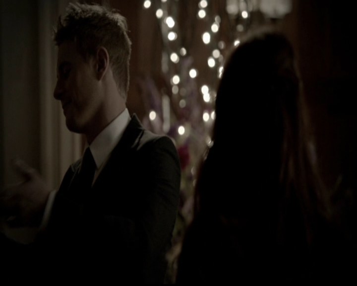 VampireDiariesWorld-dot-org_5x05MontersBall1511.jpg