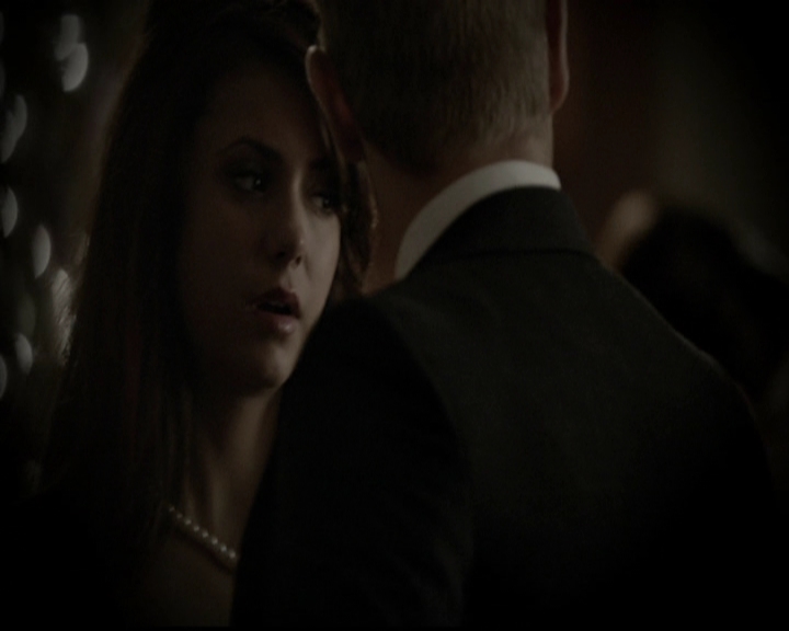 VampireDiariesWorld-dot-org_5x05MontersBall1542.jpg