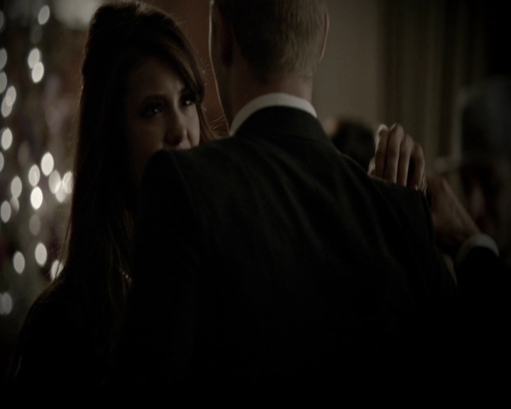 VampireDiariesWorld-dot-org_5x05MontersBall1555.jpg