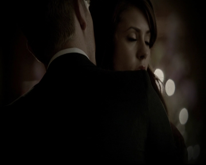 VampireDiariesWorld-dot-org_5x05MontersBall1563.jpg