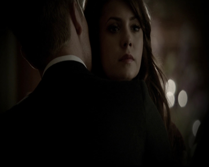 VampireDiariesWorld-dot-org_5x05MontersBall1564.jpg