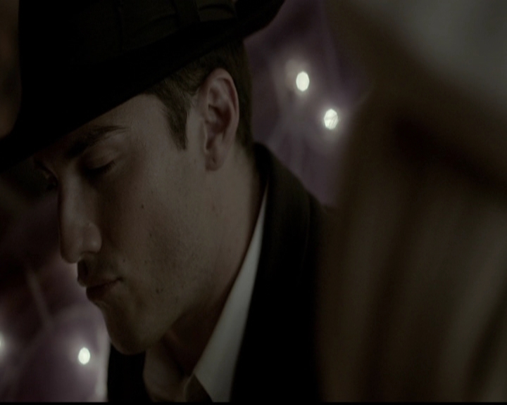 VampireDiariesWorld-dot-org_5x05MontersBall1600.jpg