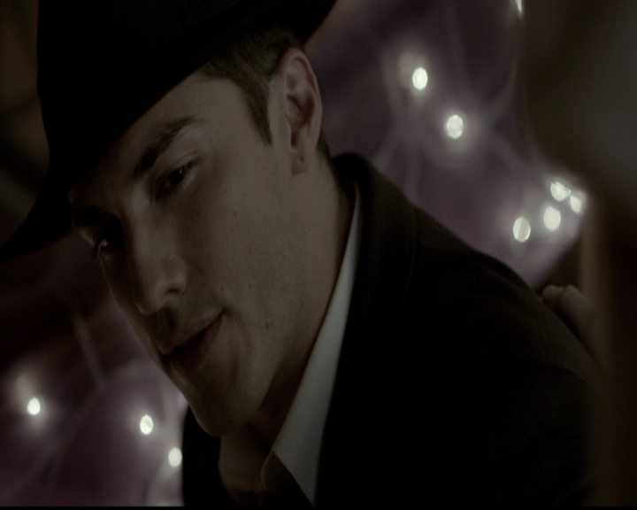 VampireDiariesWorld-dot-org_5x05MontersBall1602.jpg