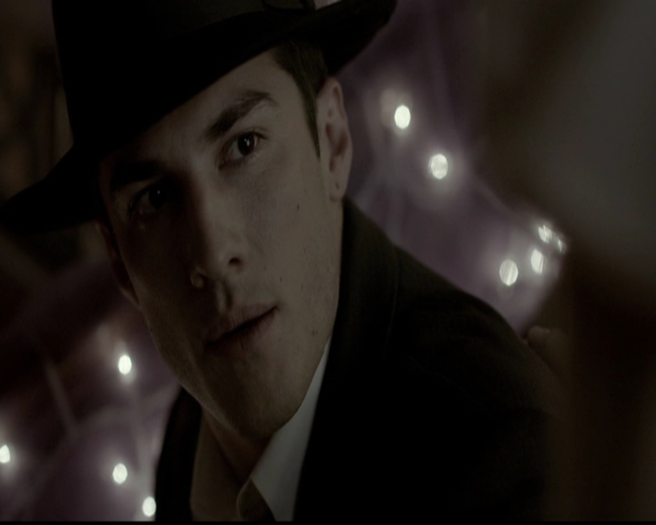 VampireDiariesWorld-dot-org_5x05MontersBall1605.jpg