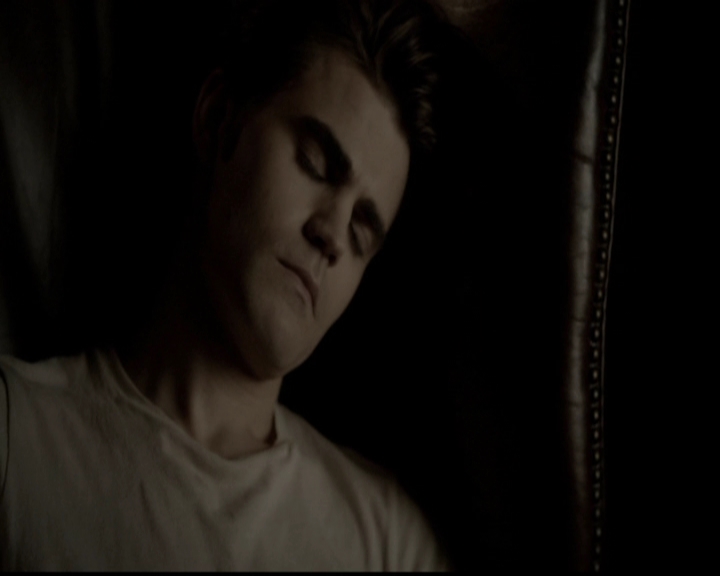 VampireDiariesWorld-dot-org_5x05MontersBall1712.jpg