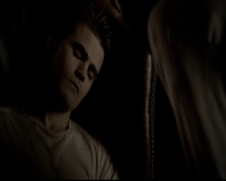 VampireDiariesWorld-dot-org_5x05MontersBall1730.jpg