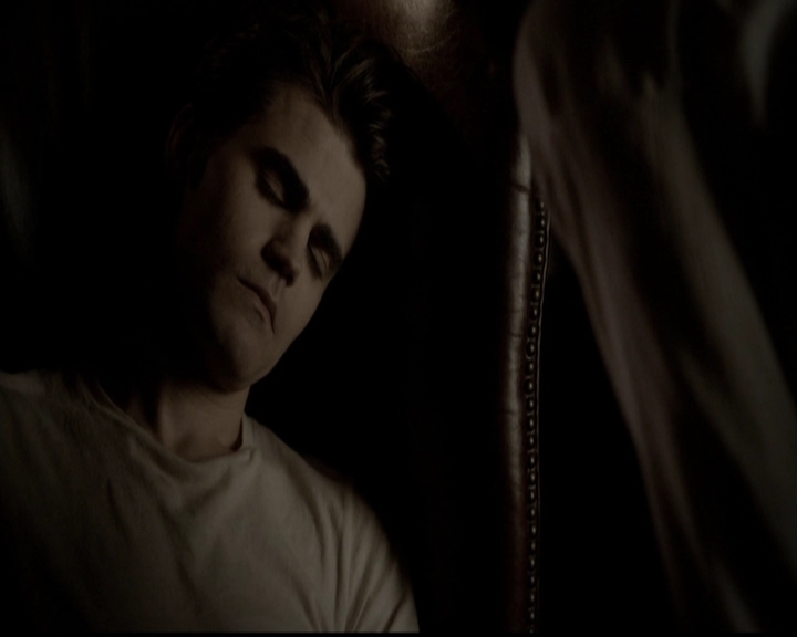 VampireDiariesWorld-dot-org_5x05MontersBall1731.jpg