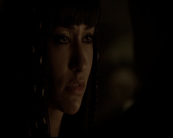 VampireDiariesWorld-dot-org_5x05MontersBall1819.jpg