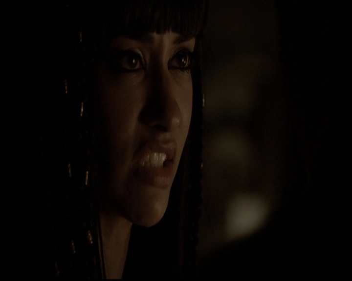 VampireDiariesWorld-dot-org_5x05MontersBall1820.jpg