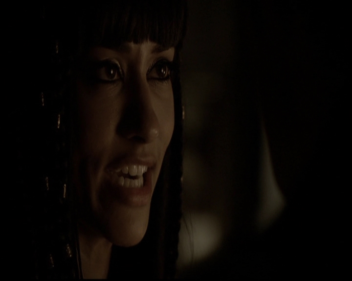 VampireDiariesWorld-dot-org_5x05MontersBall1821.jpg